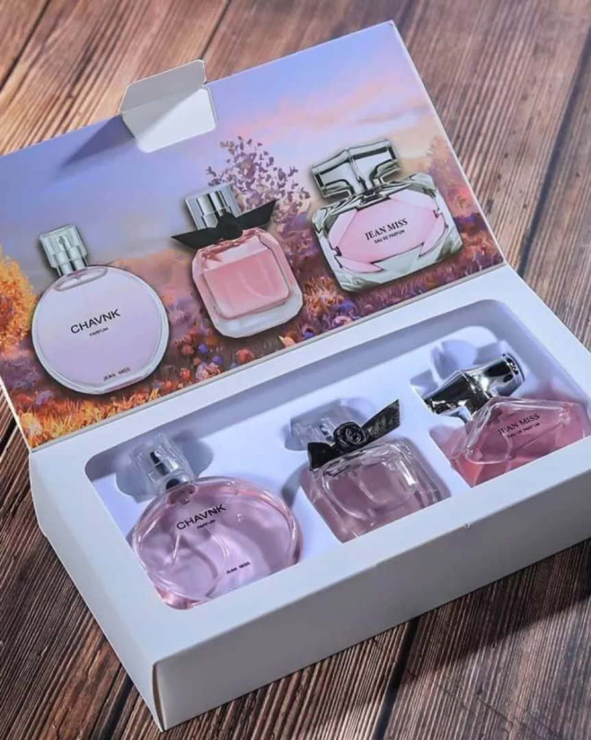 CHAVNK JEAN MISS PERFUME