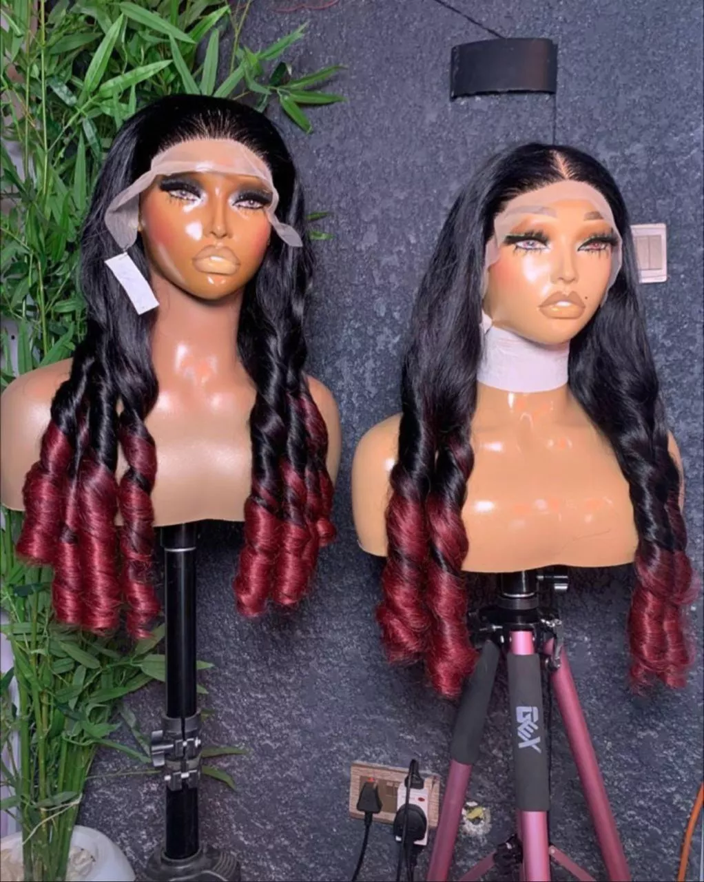 22" Full Frontal Body Blend 2tone black and whine color