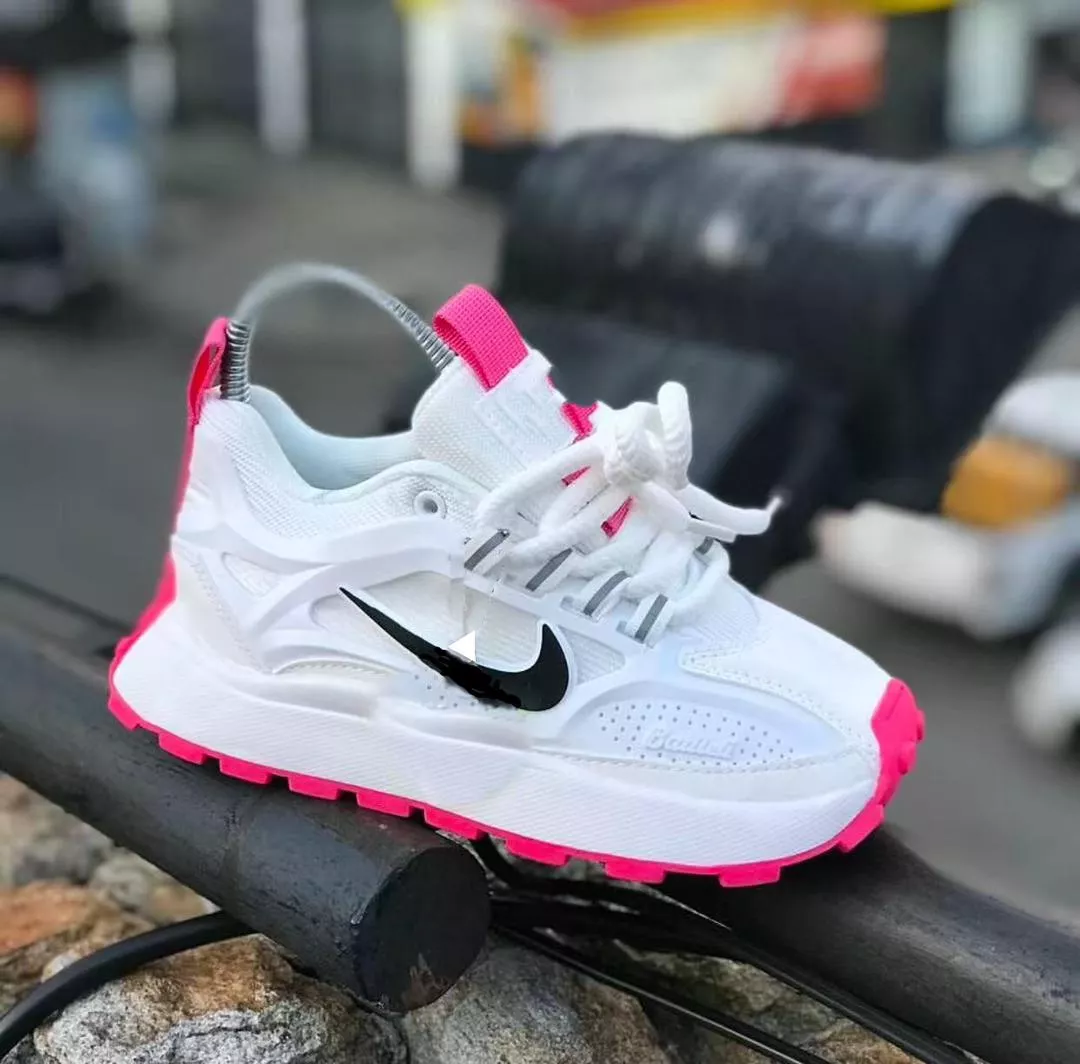 Nike Balleli Sneakers