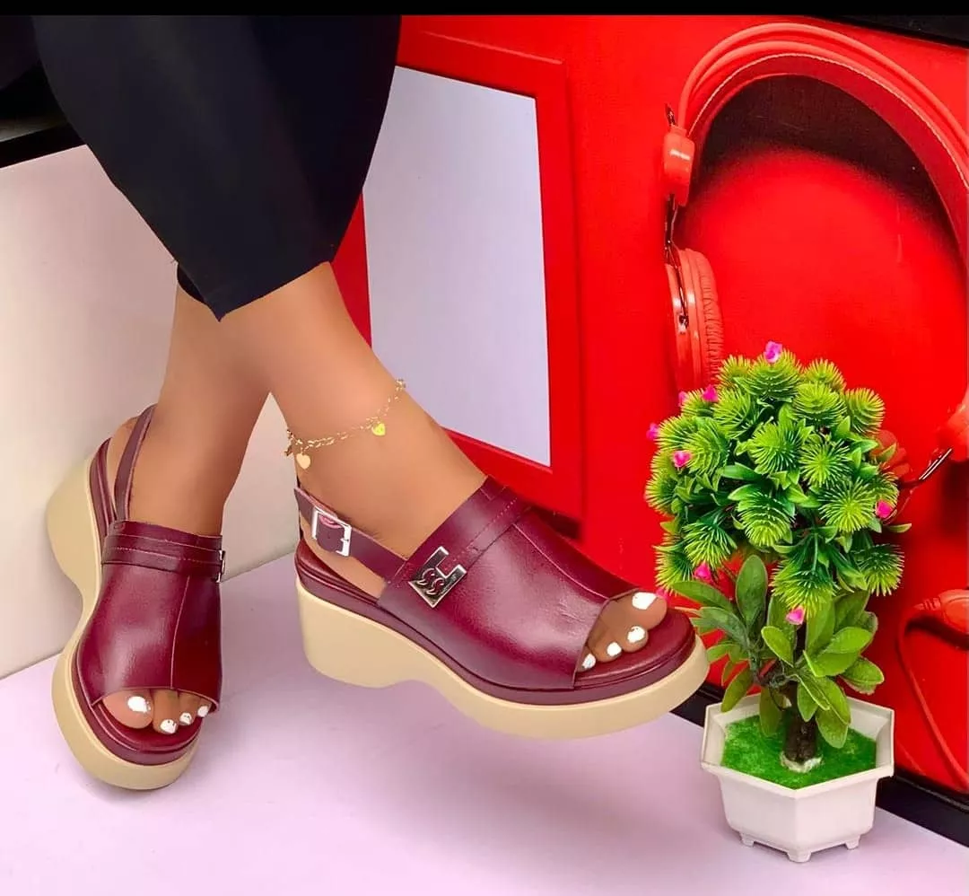 Fashionable Women's Wedge Heel