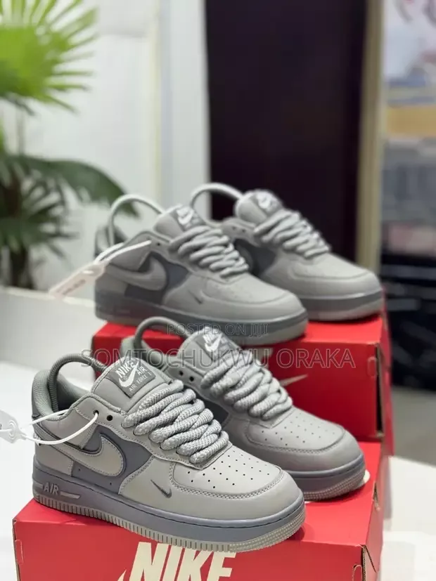 Nike Dunk Low – Grey
