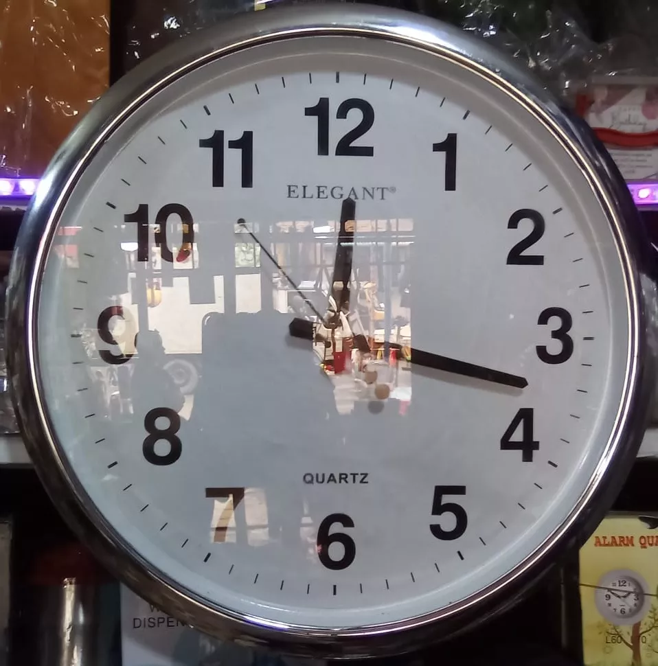 Quartz Silver Simple Home Wall Clock