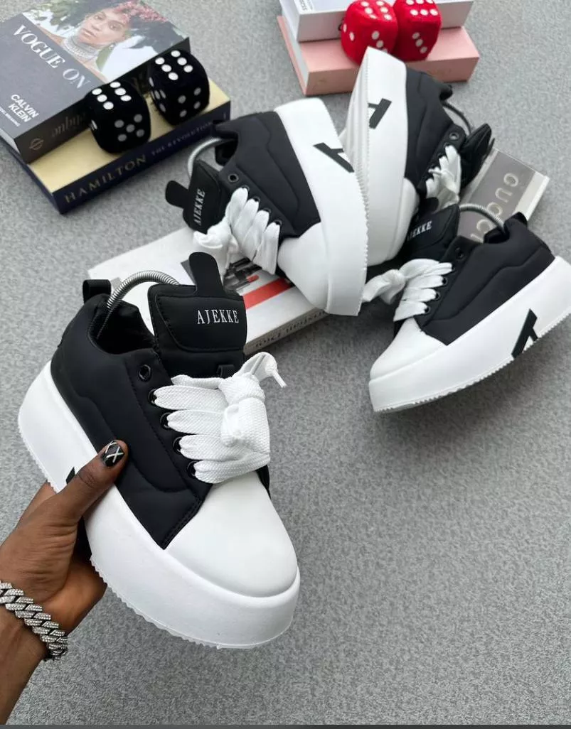 Ajekke Sneakers