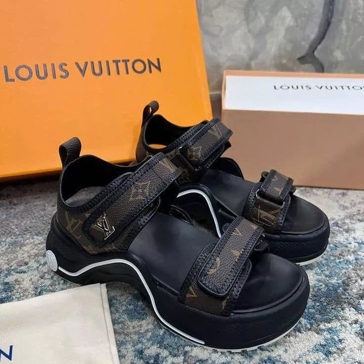 LOUIS VUITTON(WMNS) Black Sandals