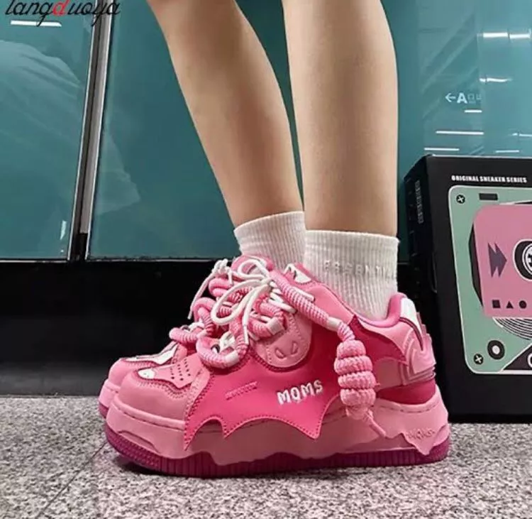 Moms Velzard Moer Sneakers – Pink