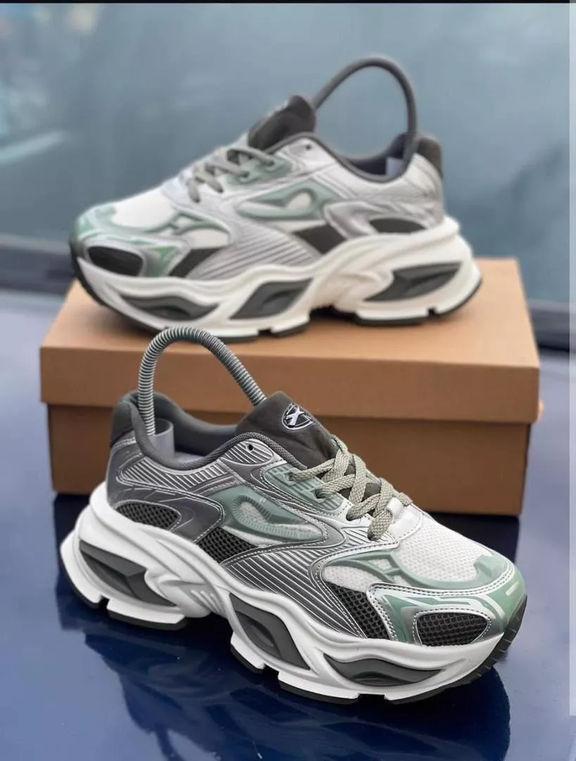 Slake OGR Tail Ex Series Sneakers