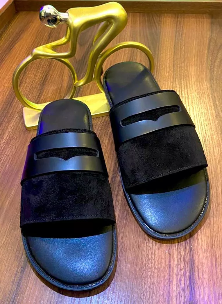 Zyy Footwears Pam Slippers (Black)