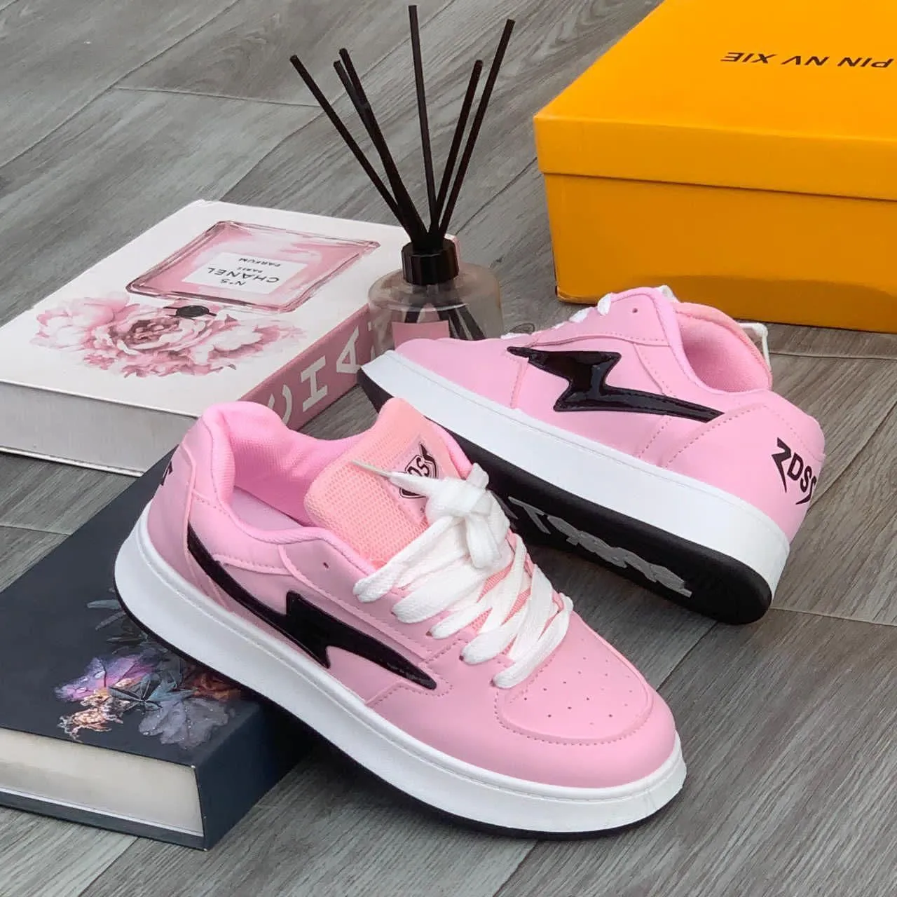 Pin NV Xie Lightning Pink Chunky Sneakers