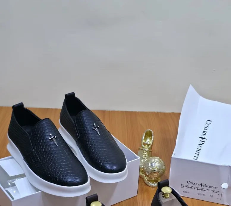 Cesare Paciotti Textured Slip-On Loafers – Black