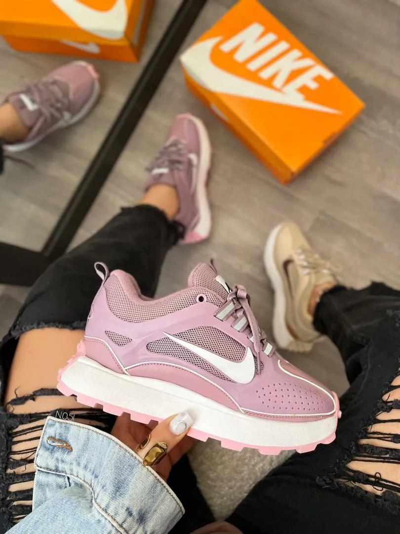 Nike Bailleli – lavender