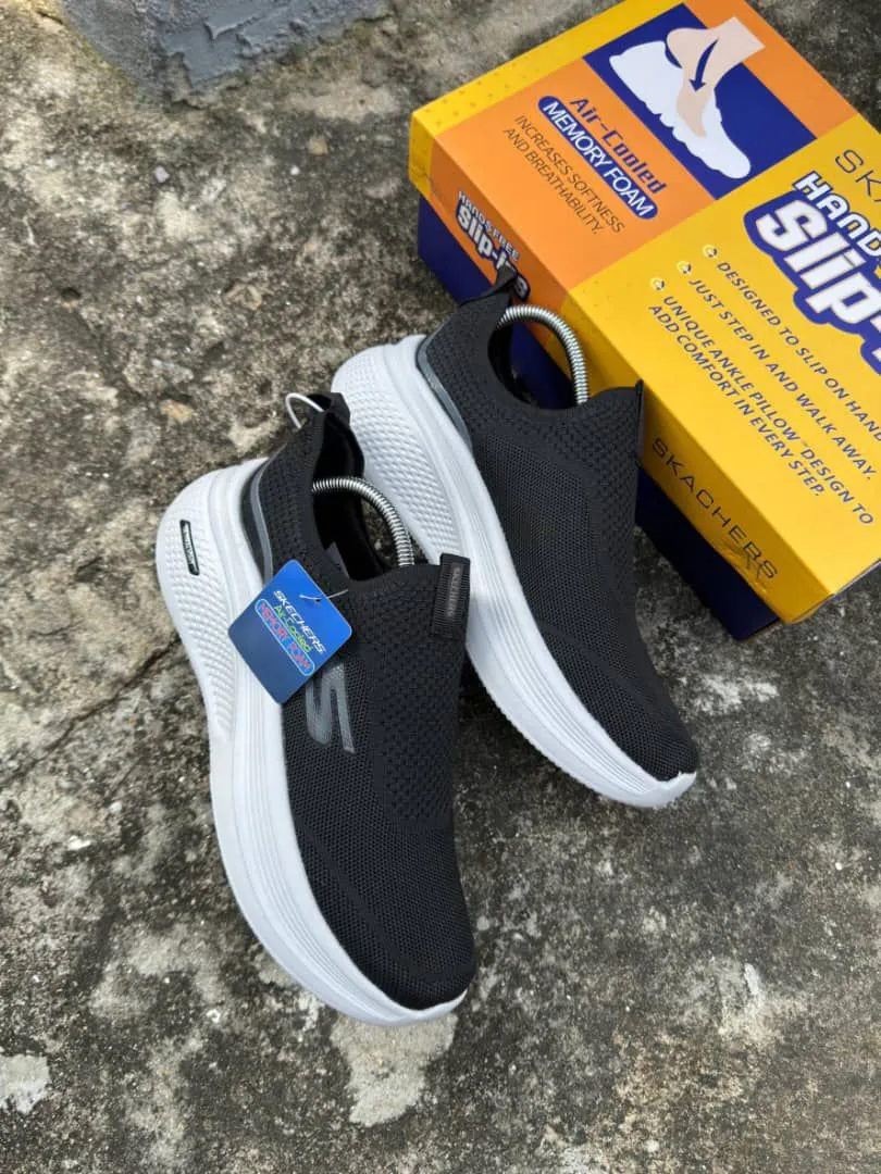 Skechers Hands-Free Slip-ins – Black and White