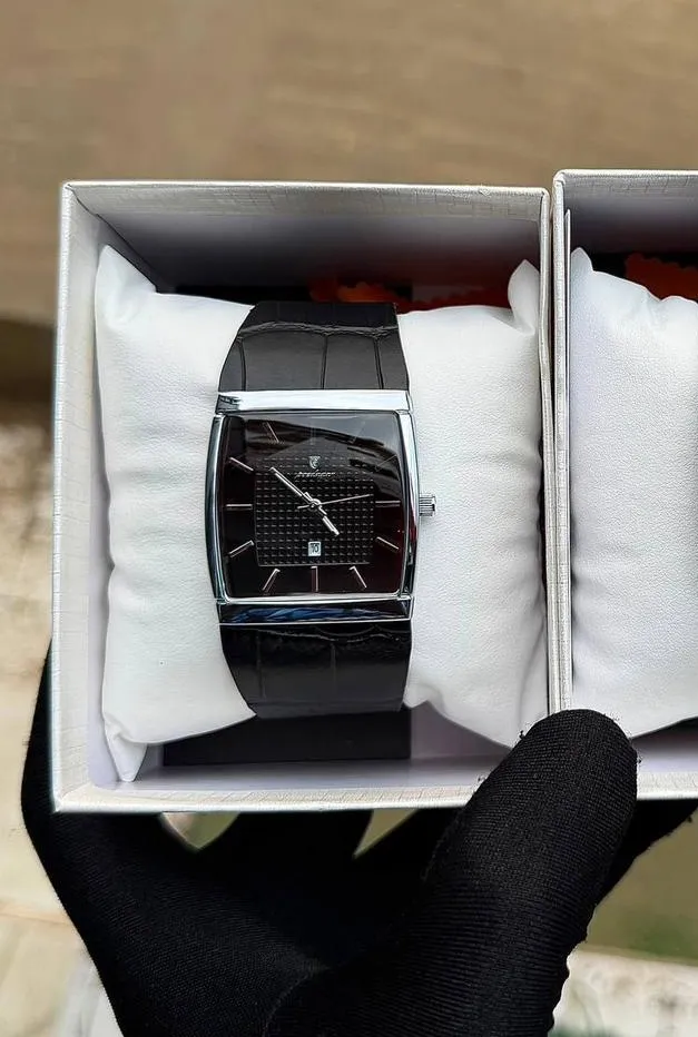 Poedagar Leather Wristwatch