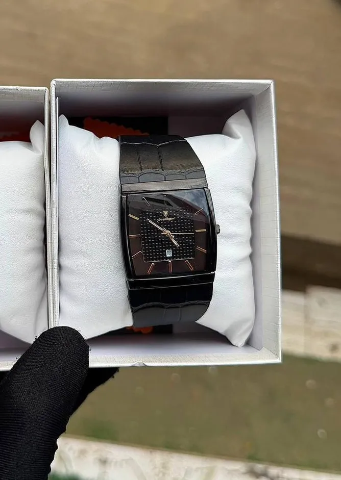 Poedagar Leather Wristwatch