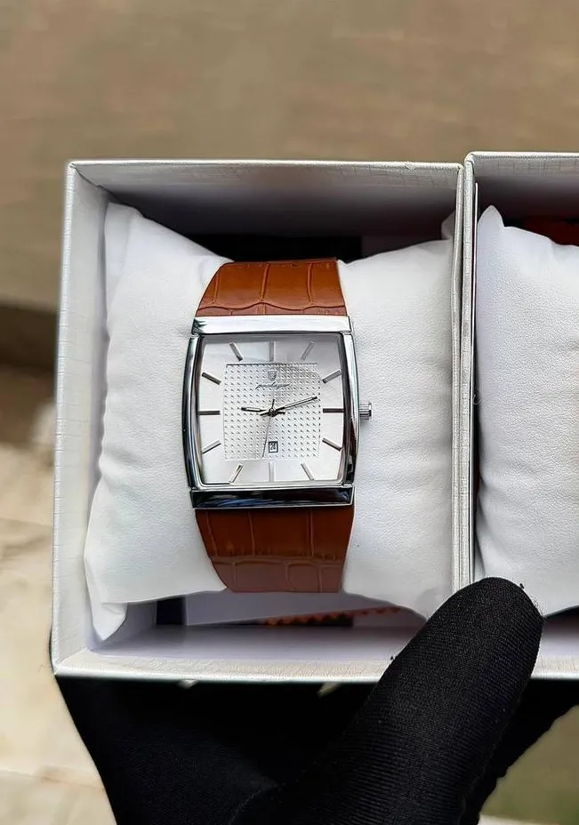 Poedagar Leather Wristwatch
