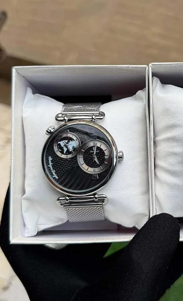POEDAGAR luxury silver-colored mesh watch