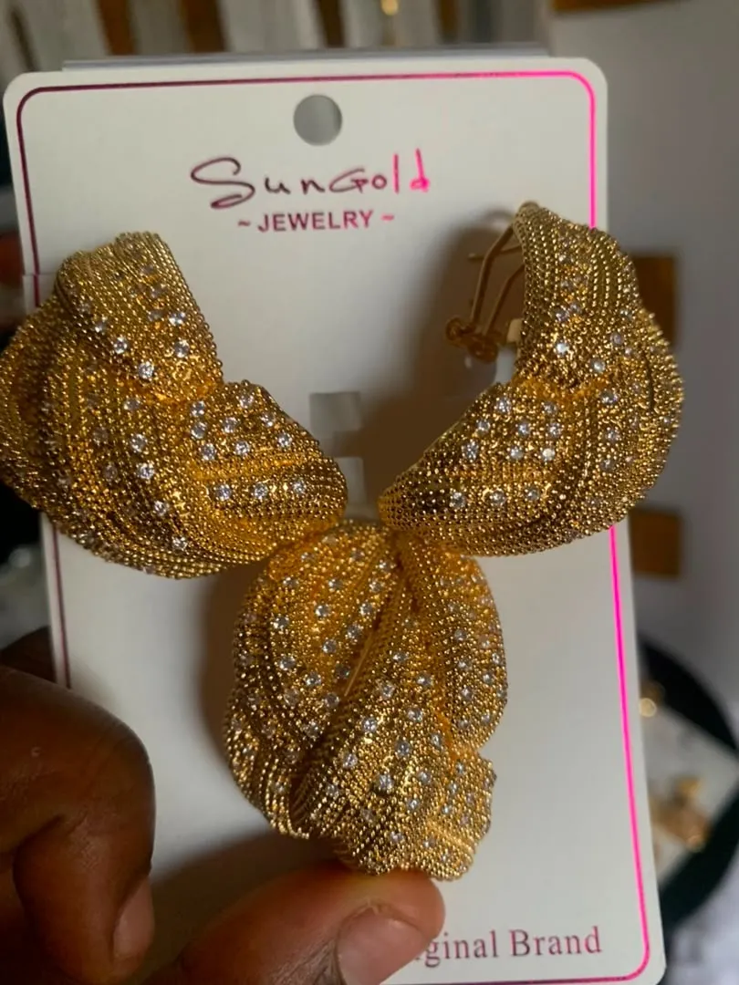 Golden crystal petal