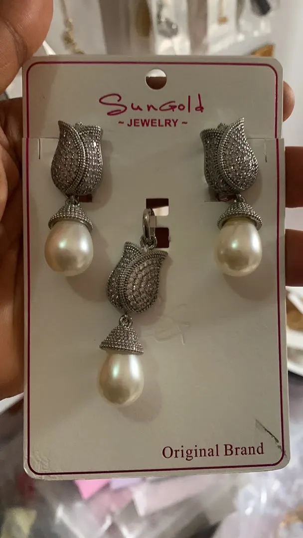 Pearl blossom elegant