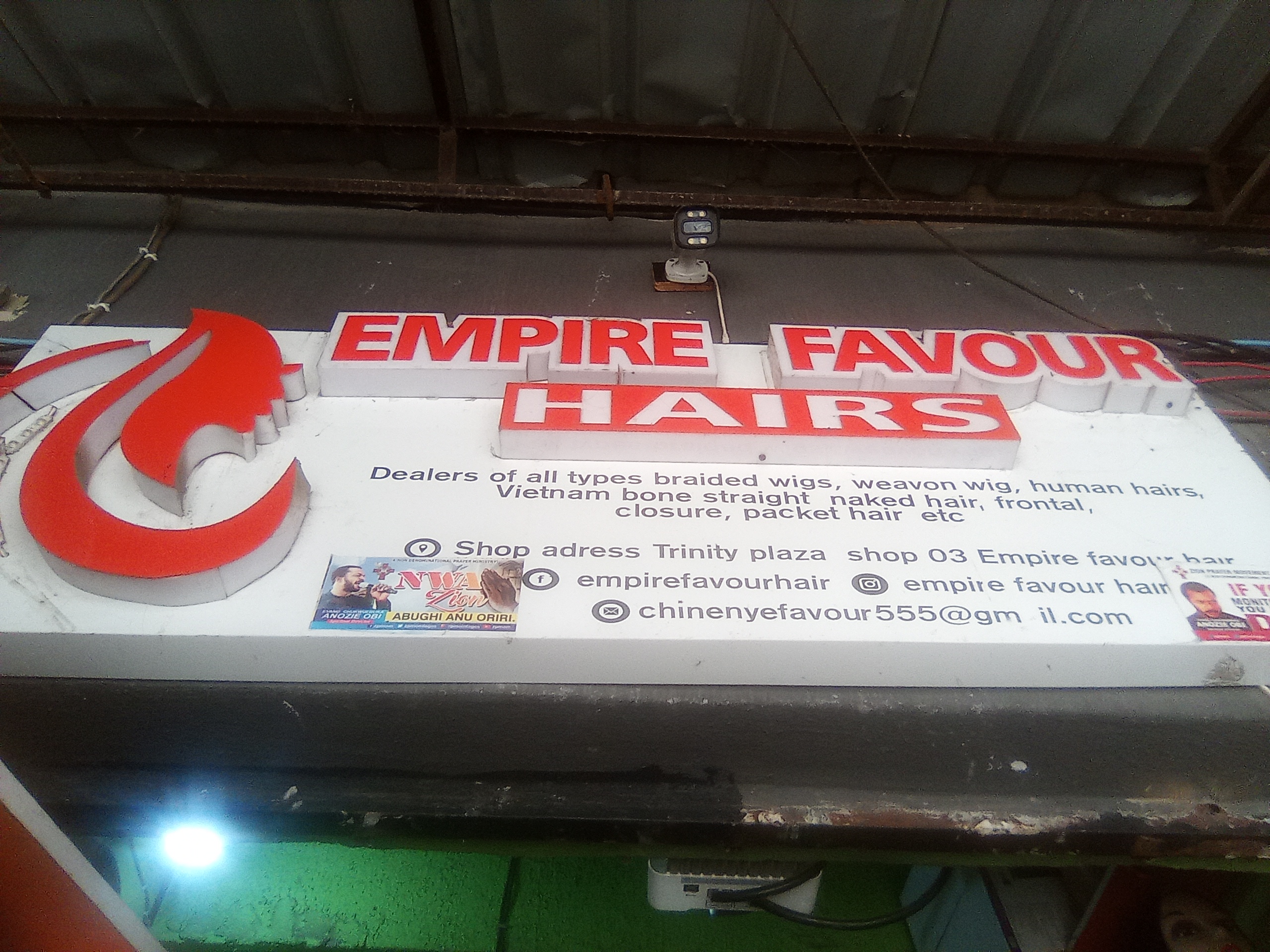 Empire Favour Hairs